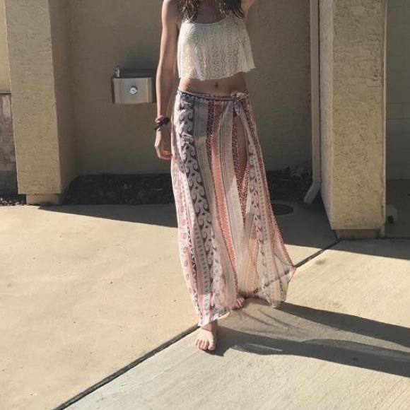 Dresses & Skirts - Slotted boho tie up skirt